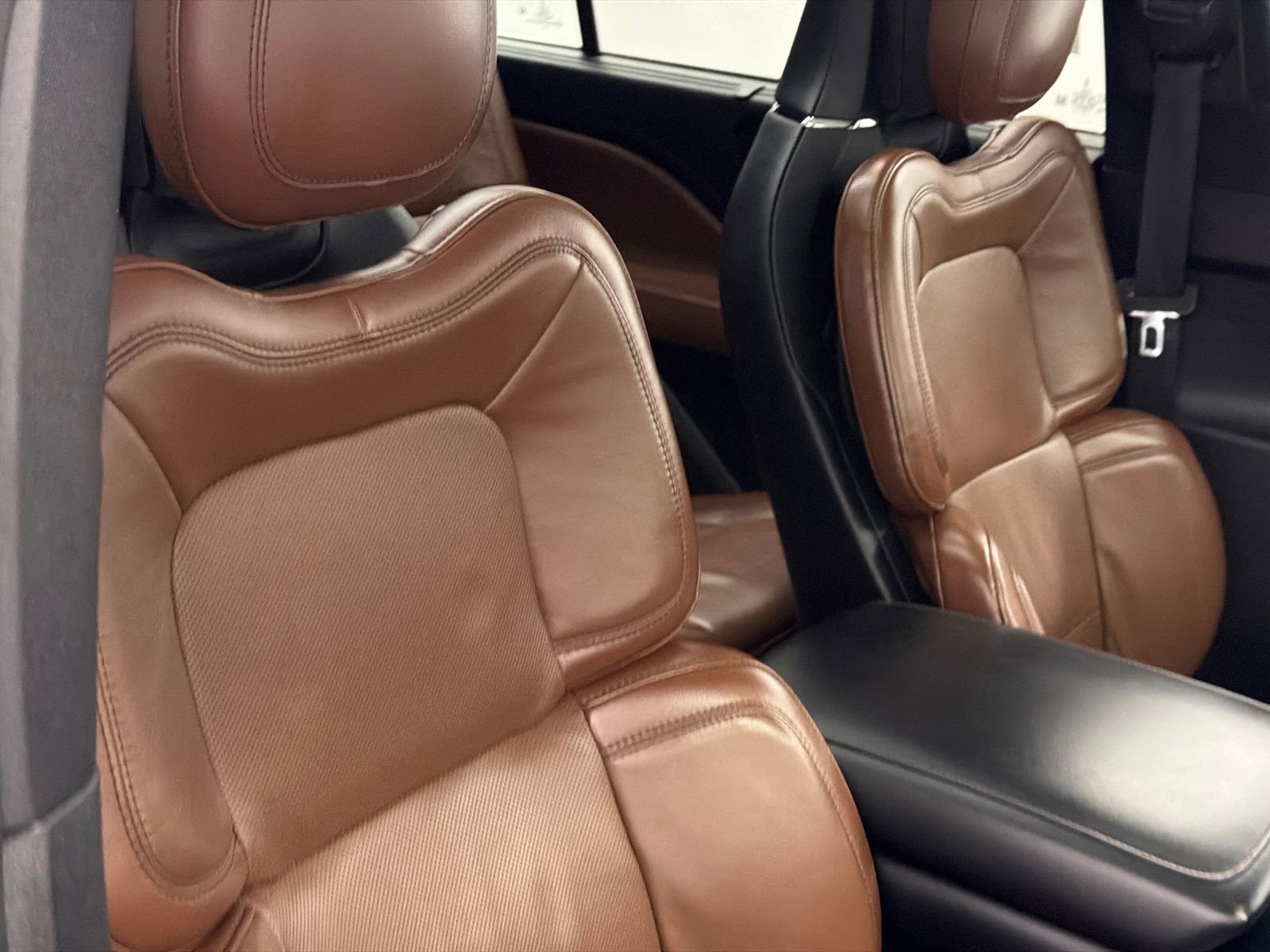 Used 2020 Lincoln Aviator Reserve AWD/4WD image 12
