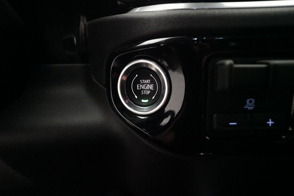 Used 2025 GMC Sierra 1500 Elevation image 30