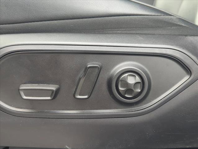 Used 2023 Jeep Grand Cherokee Overland image 9