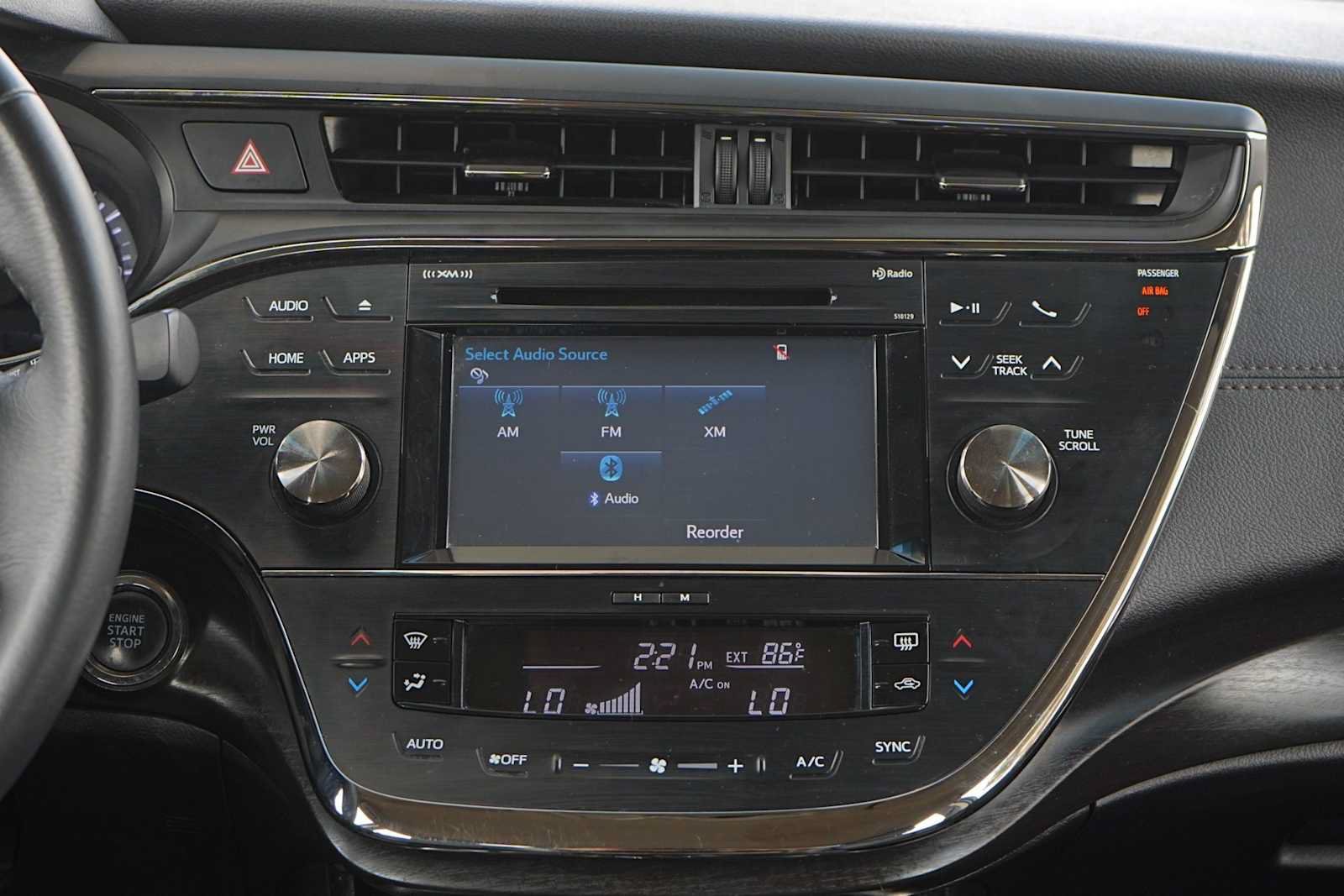 Used 2018 Toyota Avalon XLE FWD image 19