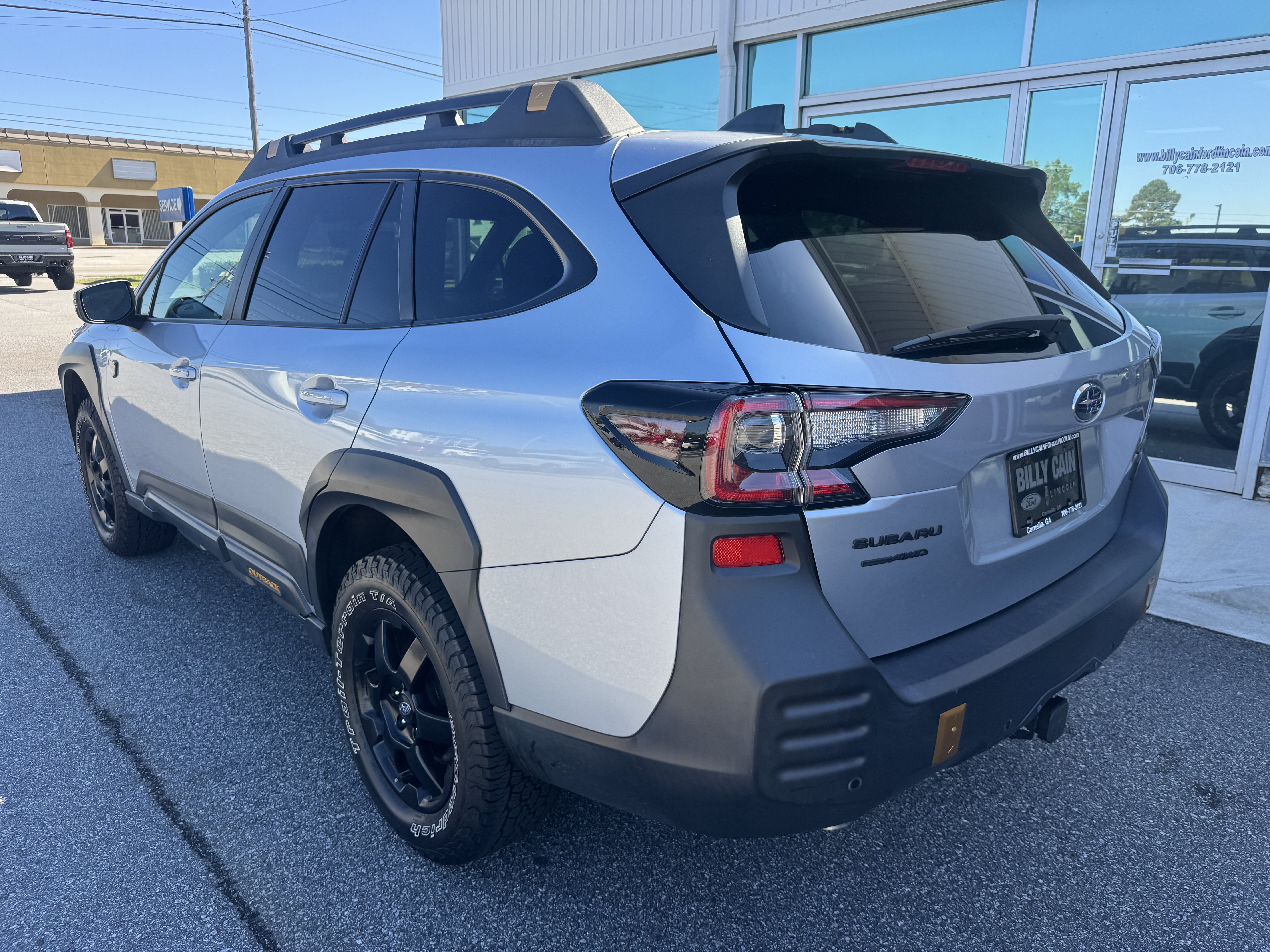 Used 2022 Subaru Outback Wilderness AWD/4WD image 2