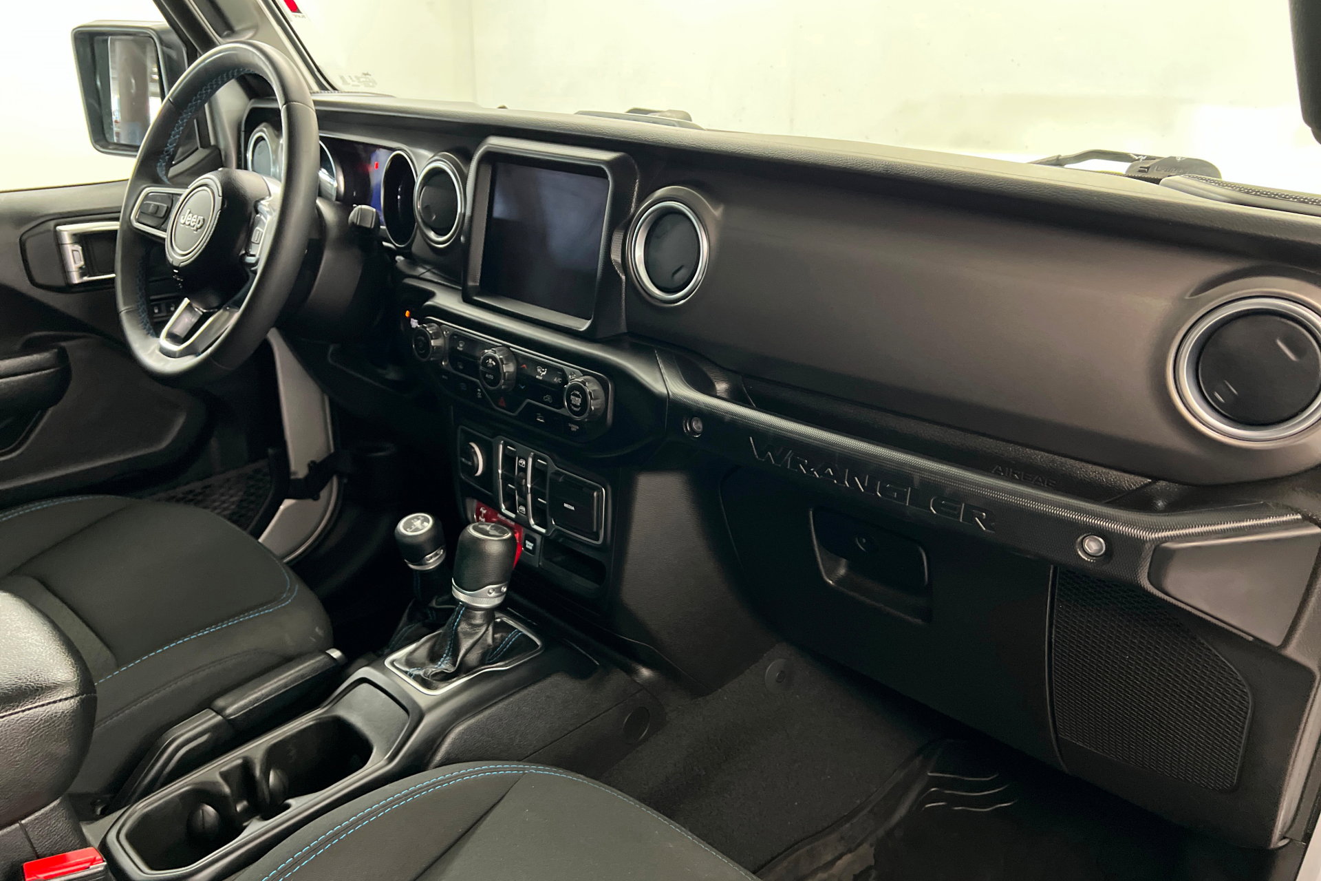 Used 2023 Jeep Wrangler Unlimited Rubicon 4xe w/ Steel Bumper Group image 24