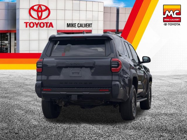 Used 2025 Toyota 4Runner SR5 AWD/4WD image 9