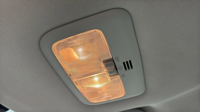 Used 2018 Toyota Corolla LE w/ Carpet Mat Package (TMS) image 22