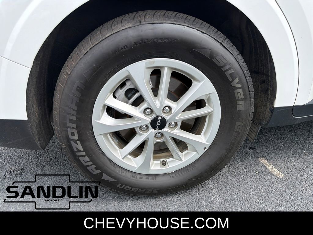 Used 2024 Kia Carnival LX image 32