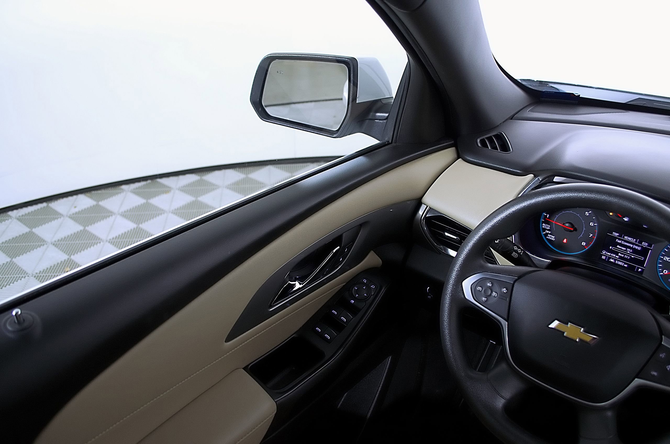 Used 2023 Chevrolet Traverse LS w/ Safety Package FWD image 24