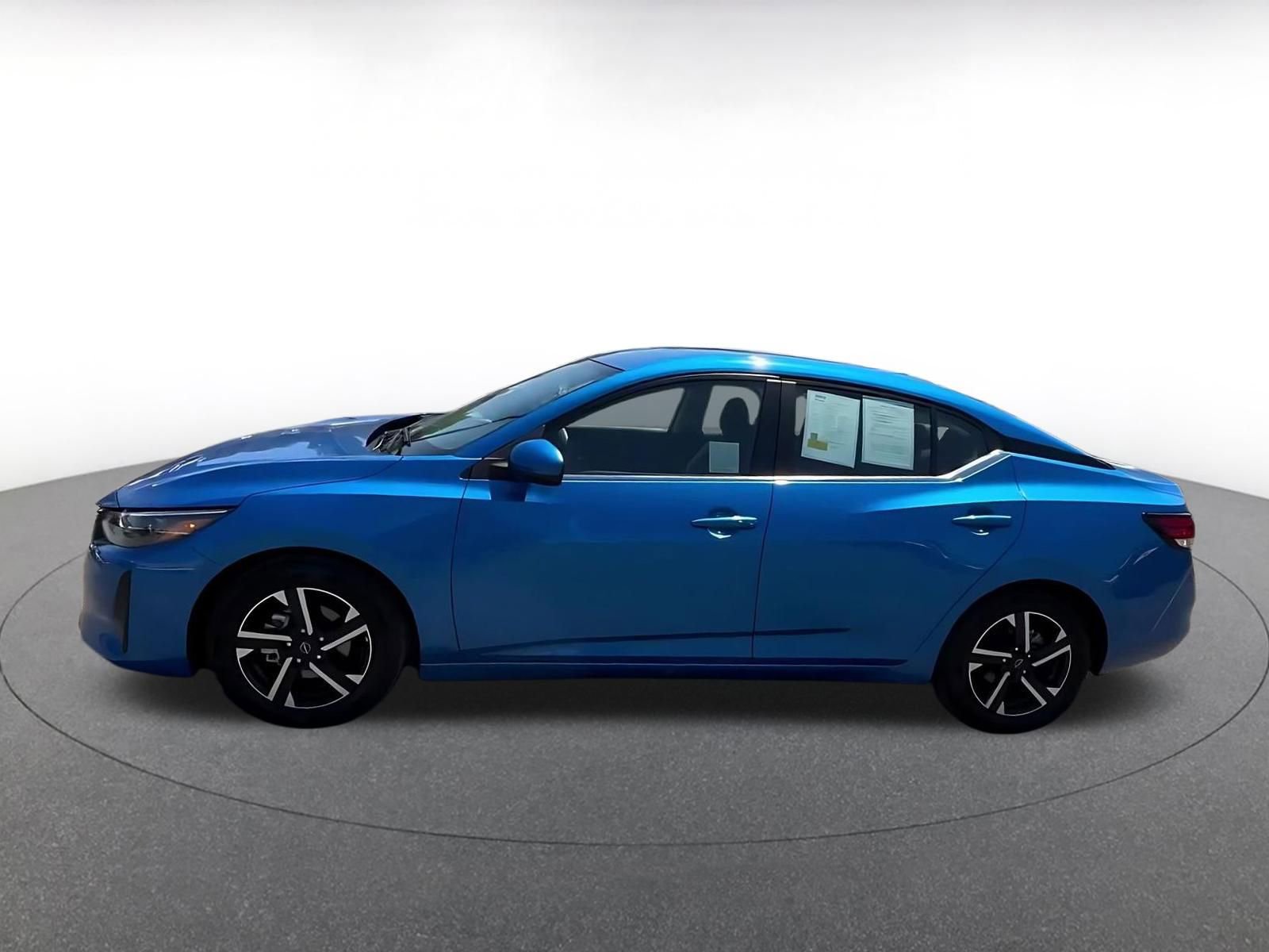 Used 2025 Nissan Sentra SV FWD image 8