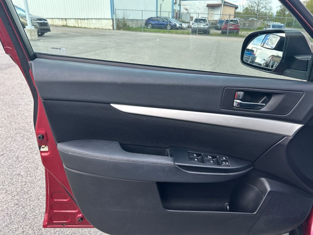 Used 2013 Subaru Outback 2.5i Premium w/ All-Weather Pkg AWD/4WD image 28