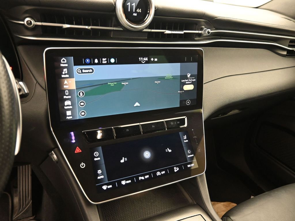 Used 2024 Maserati Grecale GT image 23