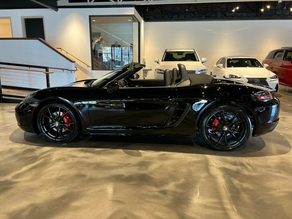 Used 2024 Porsche 718 Boxster S image 3