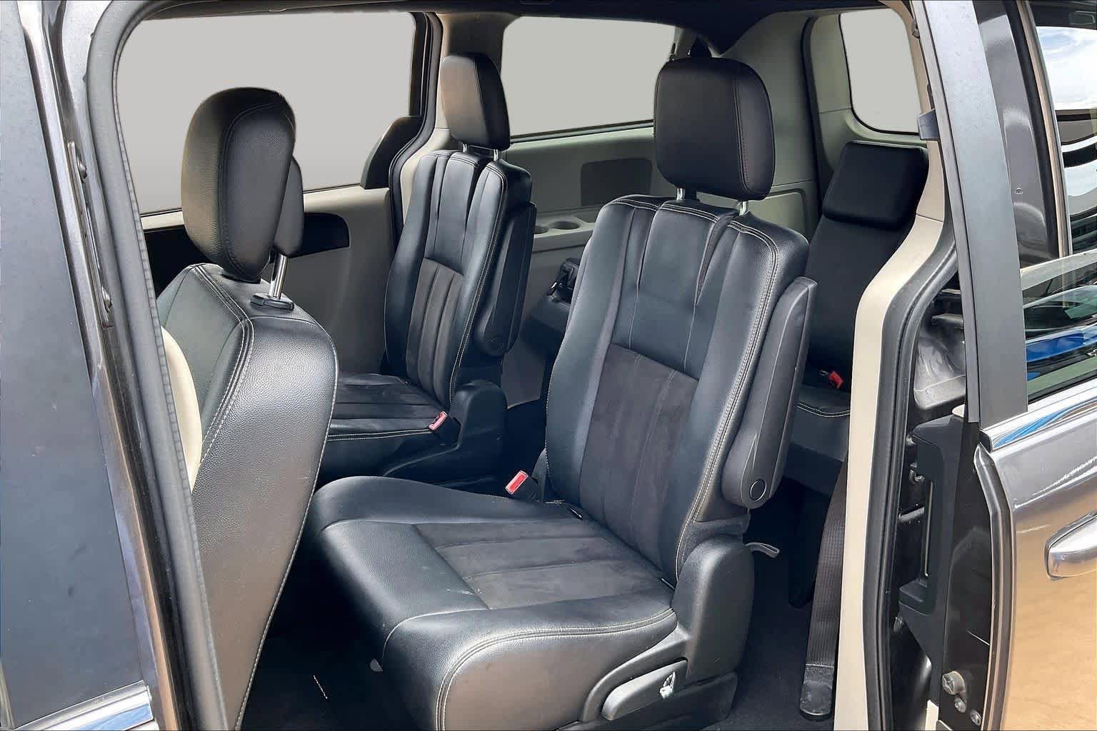 Used 2019 Dodge Grand Caravan SXT FWD image 20