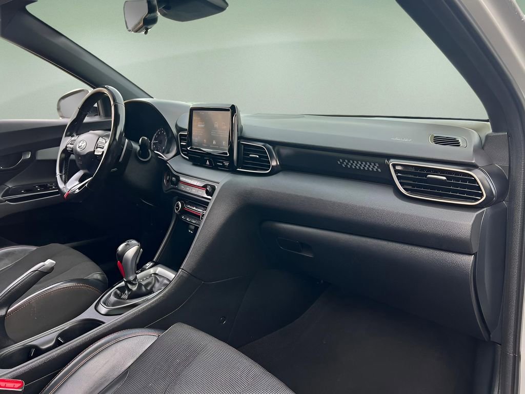 Used 2019 Hyundai Veloster 2.0 Premium image 27