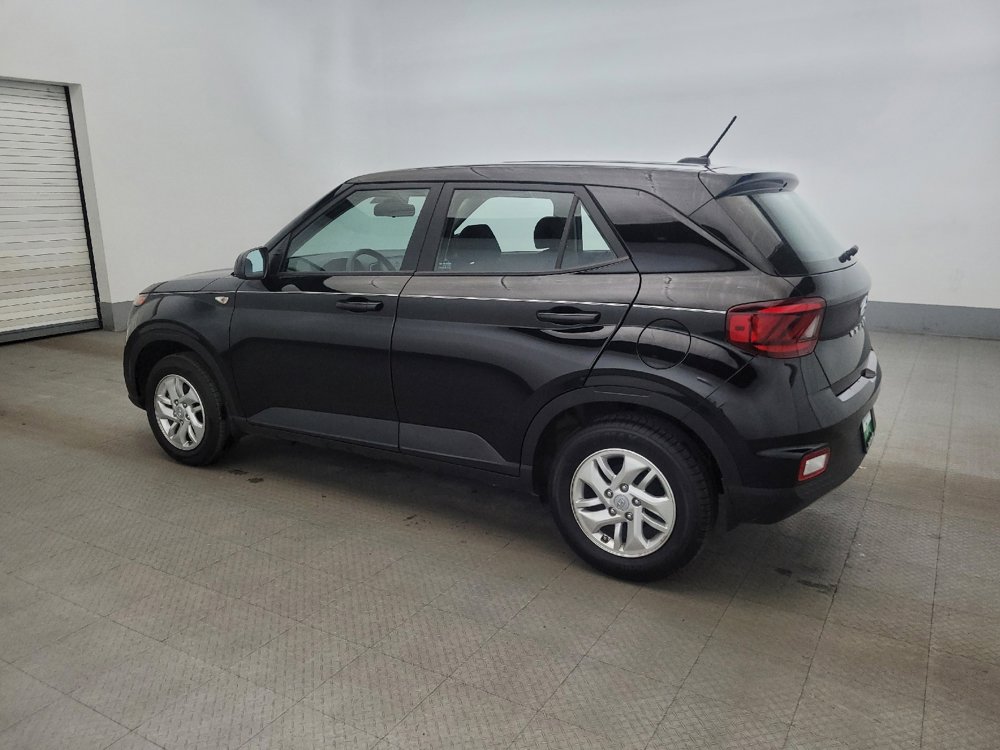 Used 2024 Hyundai Venue SE image 3