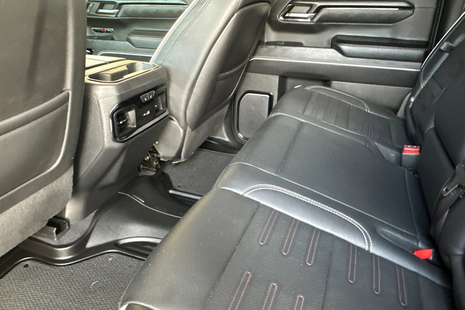 Used 2023 GMC Sierra 1500 AT4X image 13