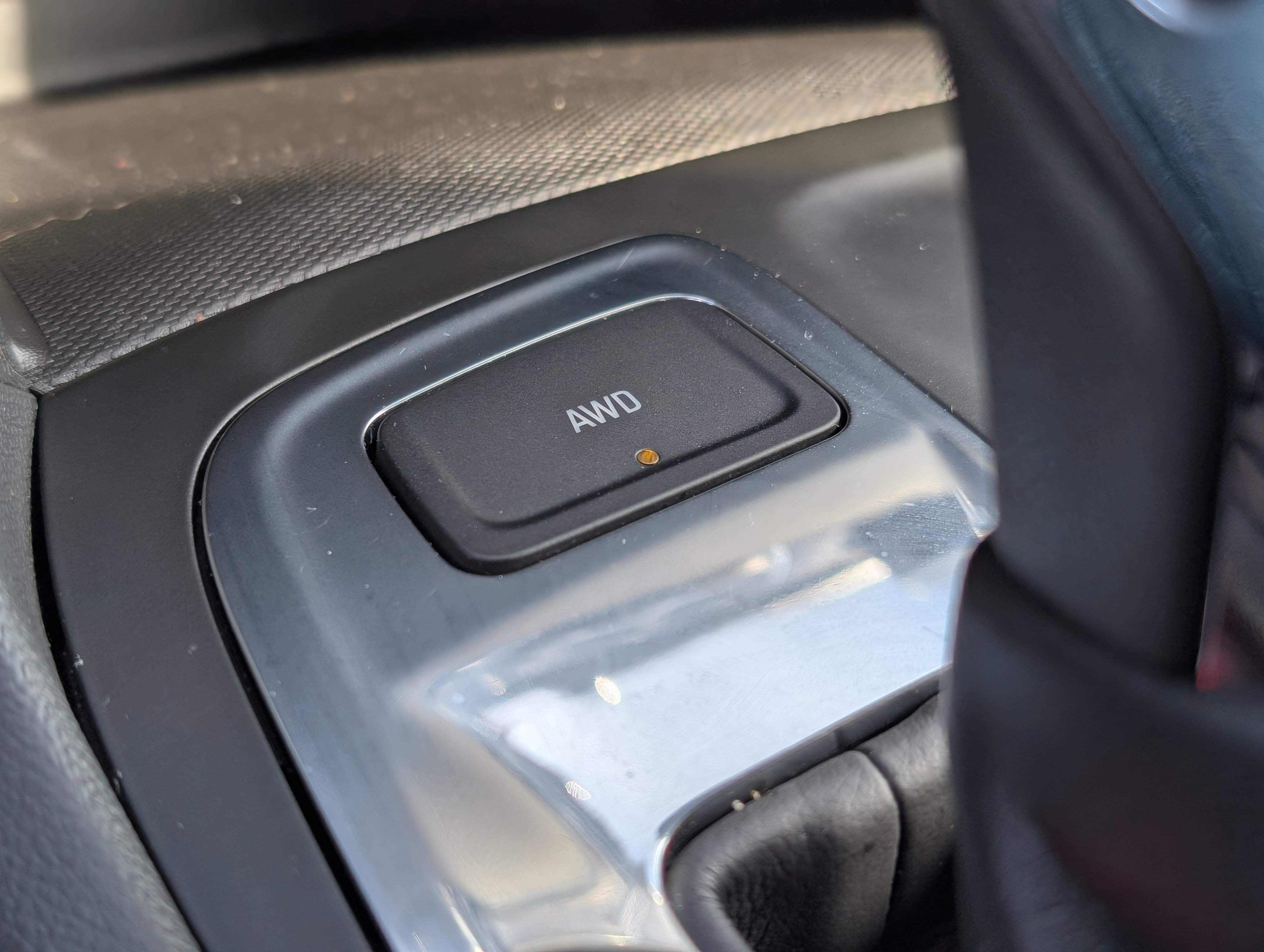 Used 2024 Chevrolet Equinox LT w/ LPO, Floor Liner Package image 6