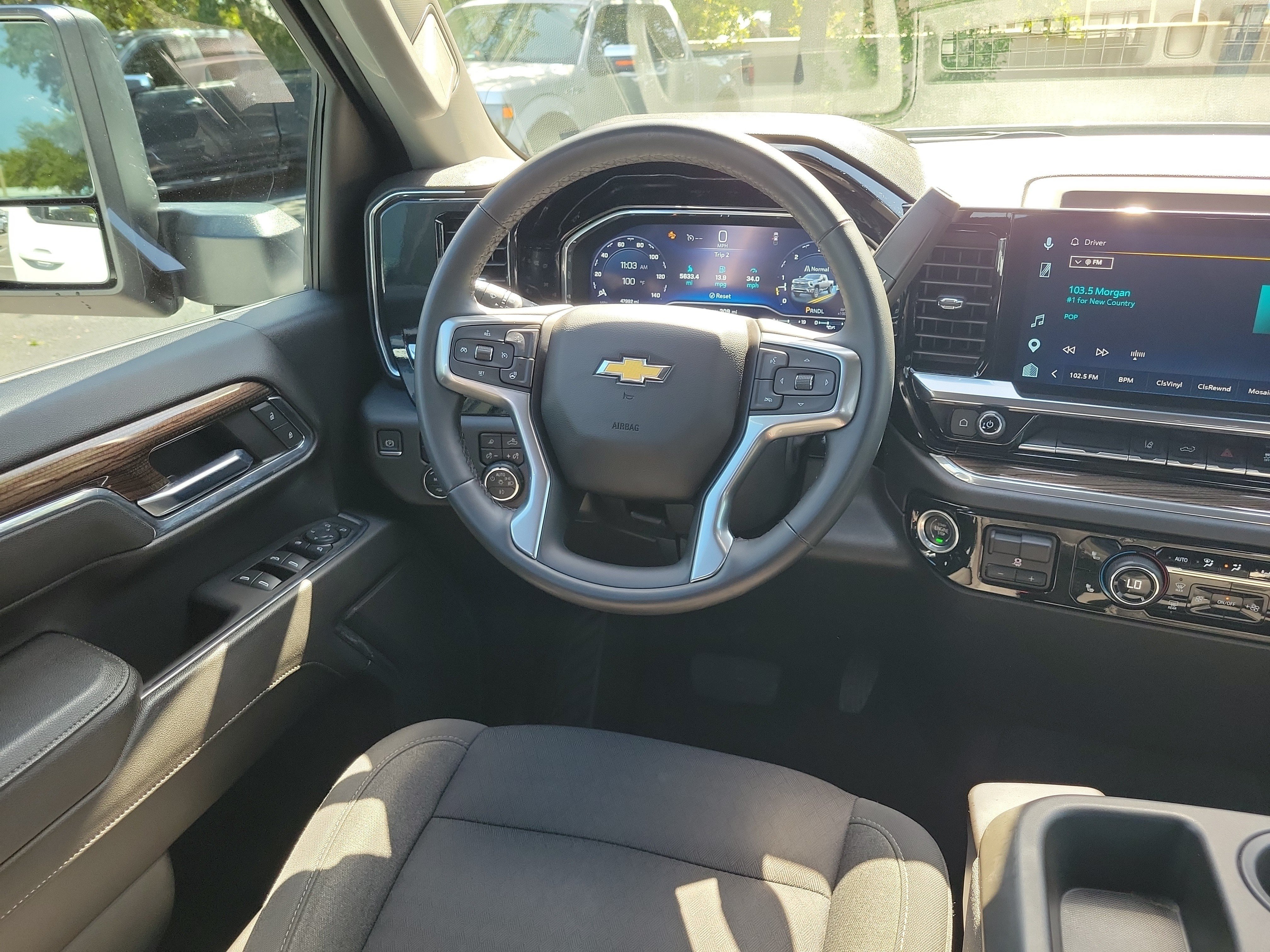 Used 2024 Chevrolet Silverado 2500 LT AWD/4WD image 14