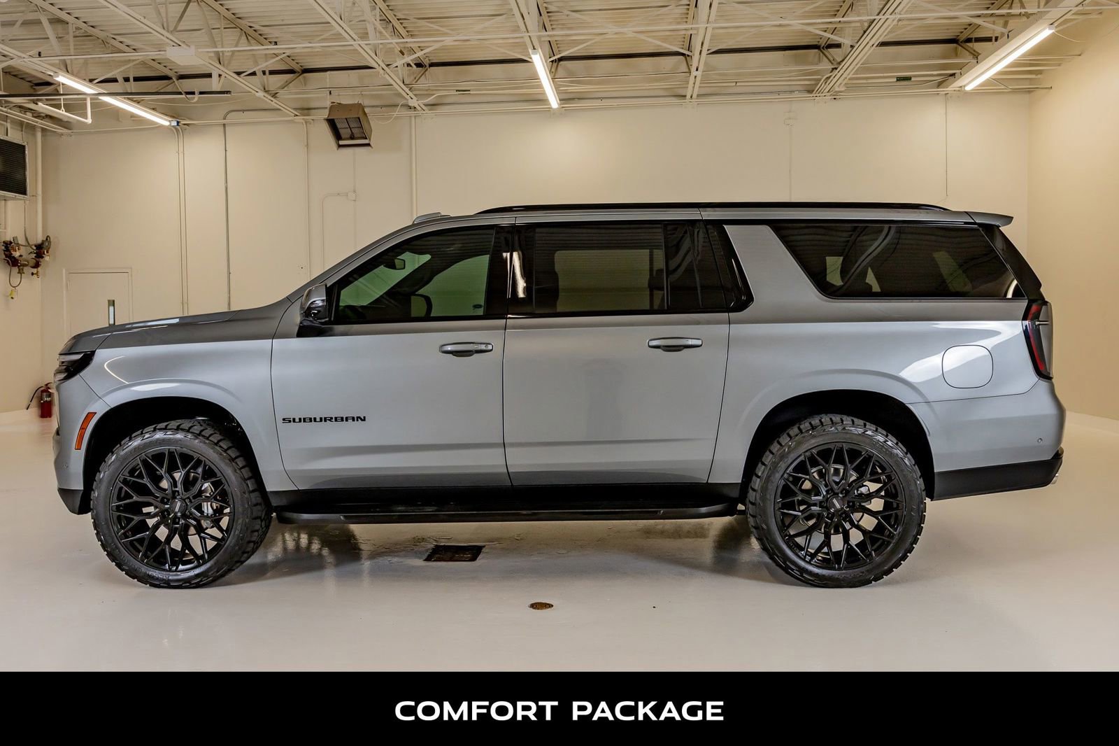 Used 2026 Chevrolet Suburban RST w/ RST Capability Package AWD/4WD image 6