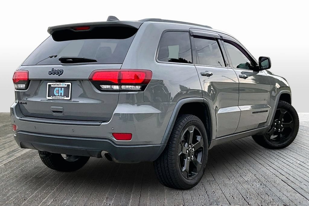 Used 2019 Jeep Grand Cherokee Laredo AWD/4WD image 9
