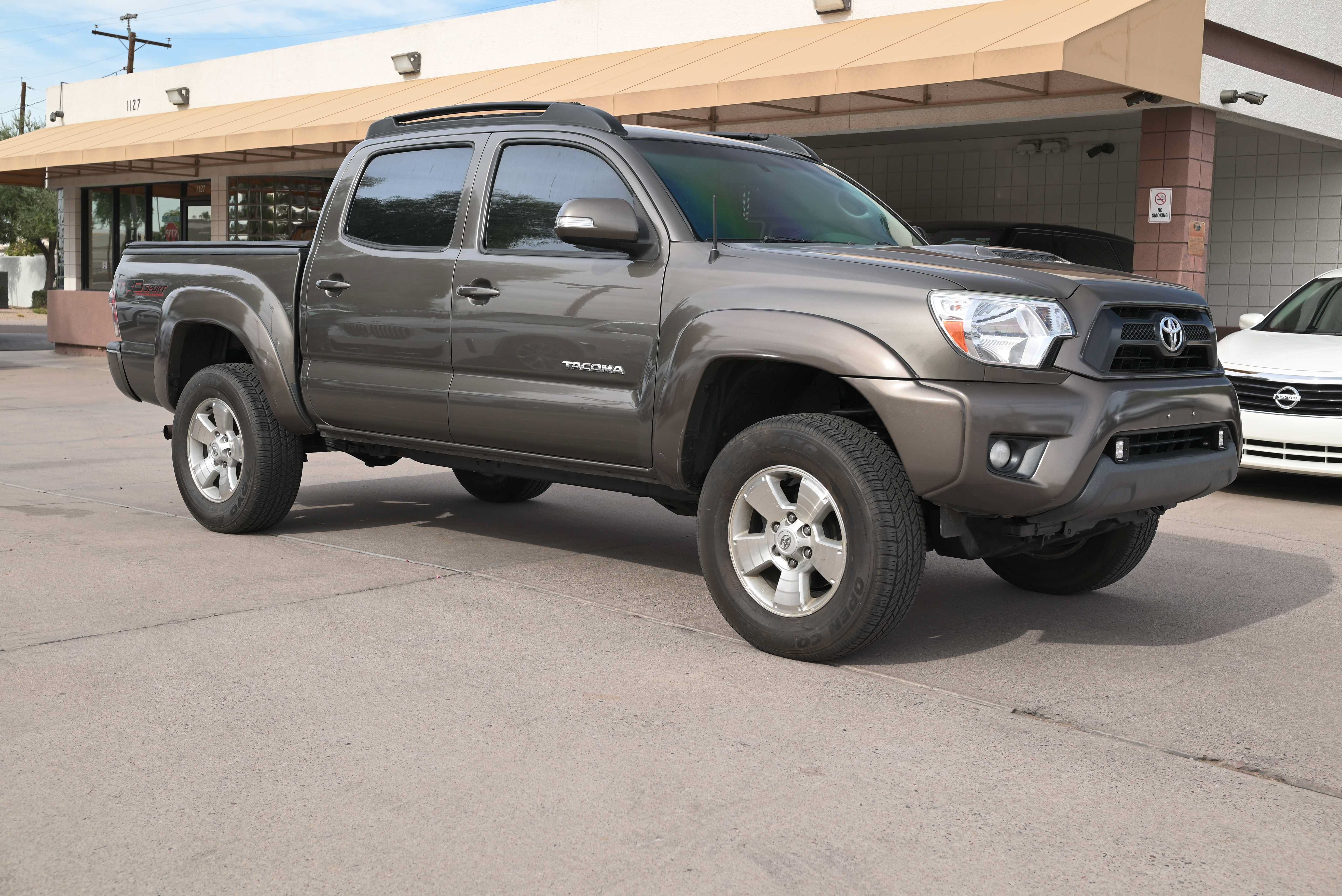 Used 2014 Toyota Tacoma 4x4 Double Cab w/ TRD Sport Package image 3