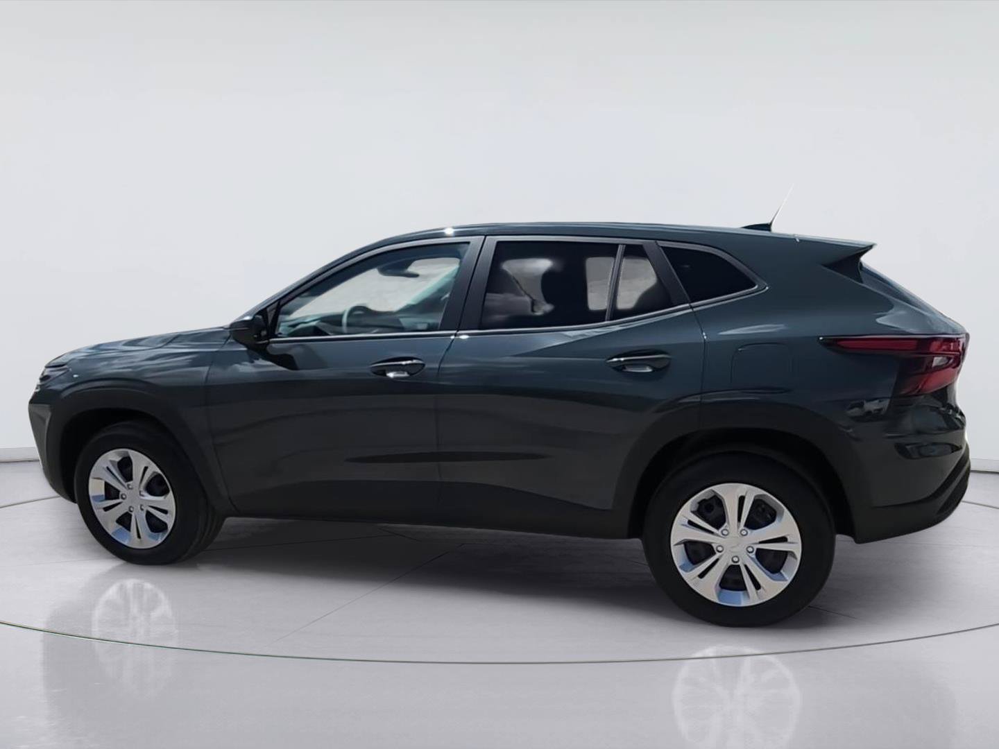 Used 2026 Chevrolet Trax LS FWD image 6