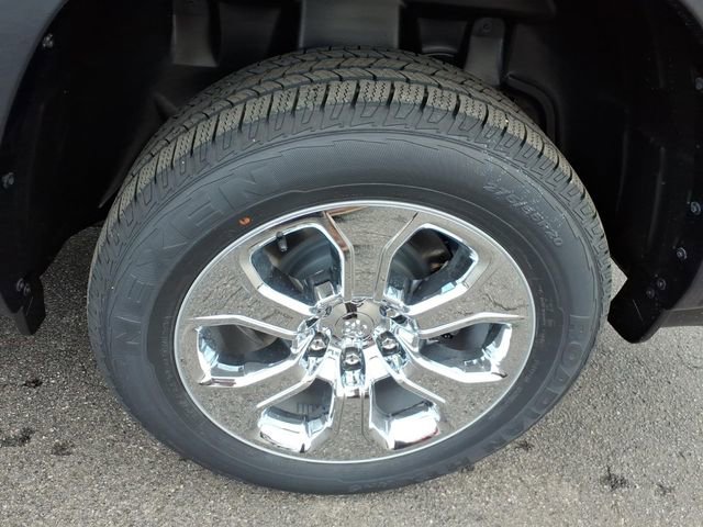New 2026 RAM 1500 4x4 Crew Cab image 4