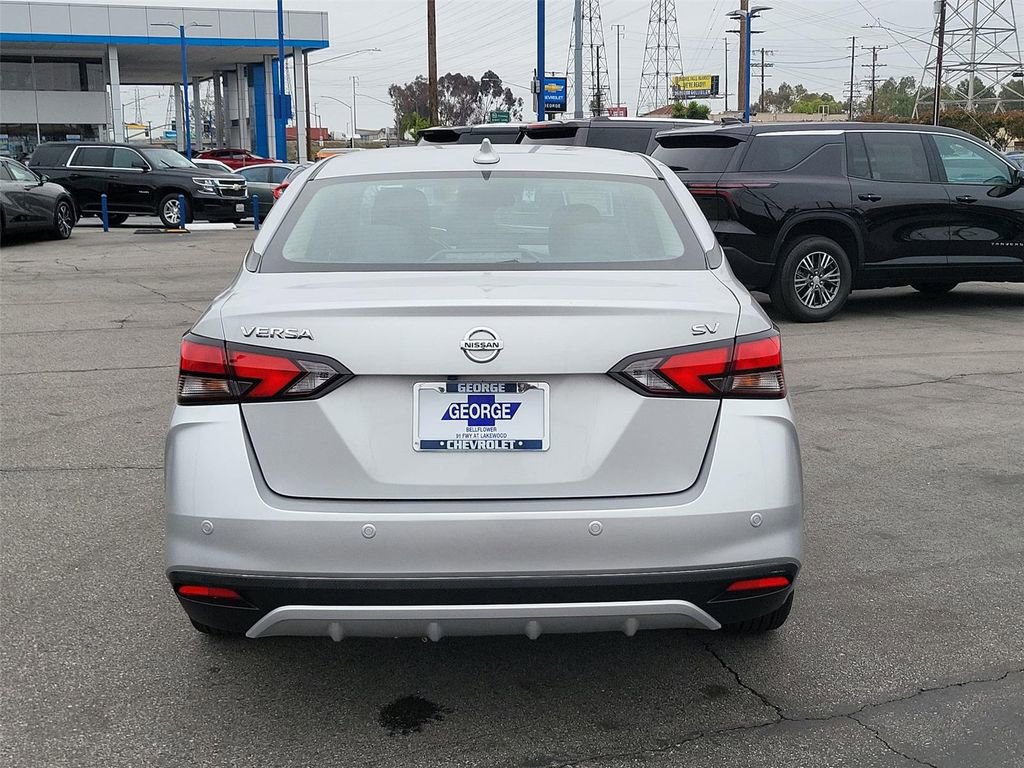Used 2020 Nissan Versa SV FWD image 28