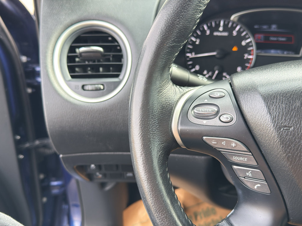 Used 2019 Nissan Pathfinder SV image 31