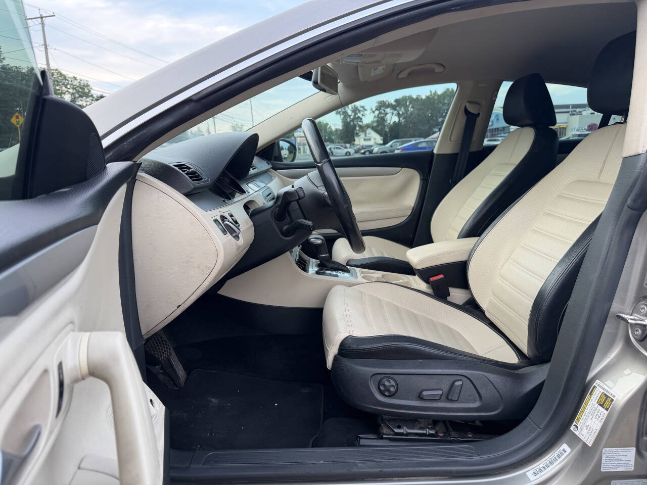 Used 2009 Volkswagen CC Sport FWD image 13