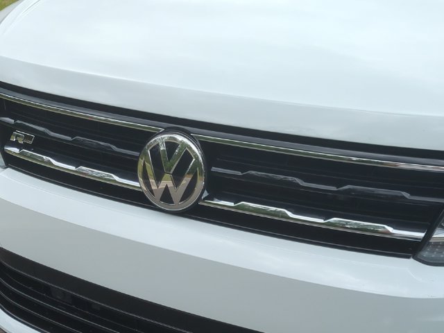 Used 2021 Volkswagen Tiguan SE AWD/4WD image 24