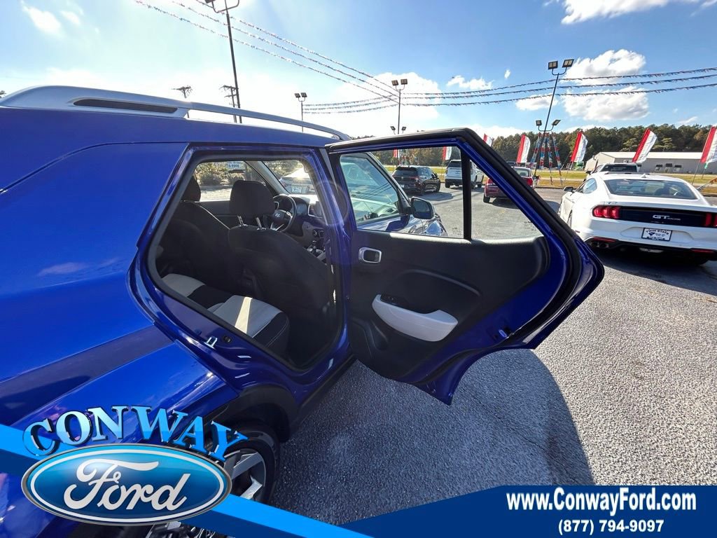 Used 2024 Hyundai Venue SEL image 19