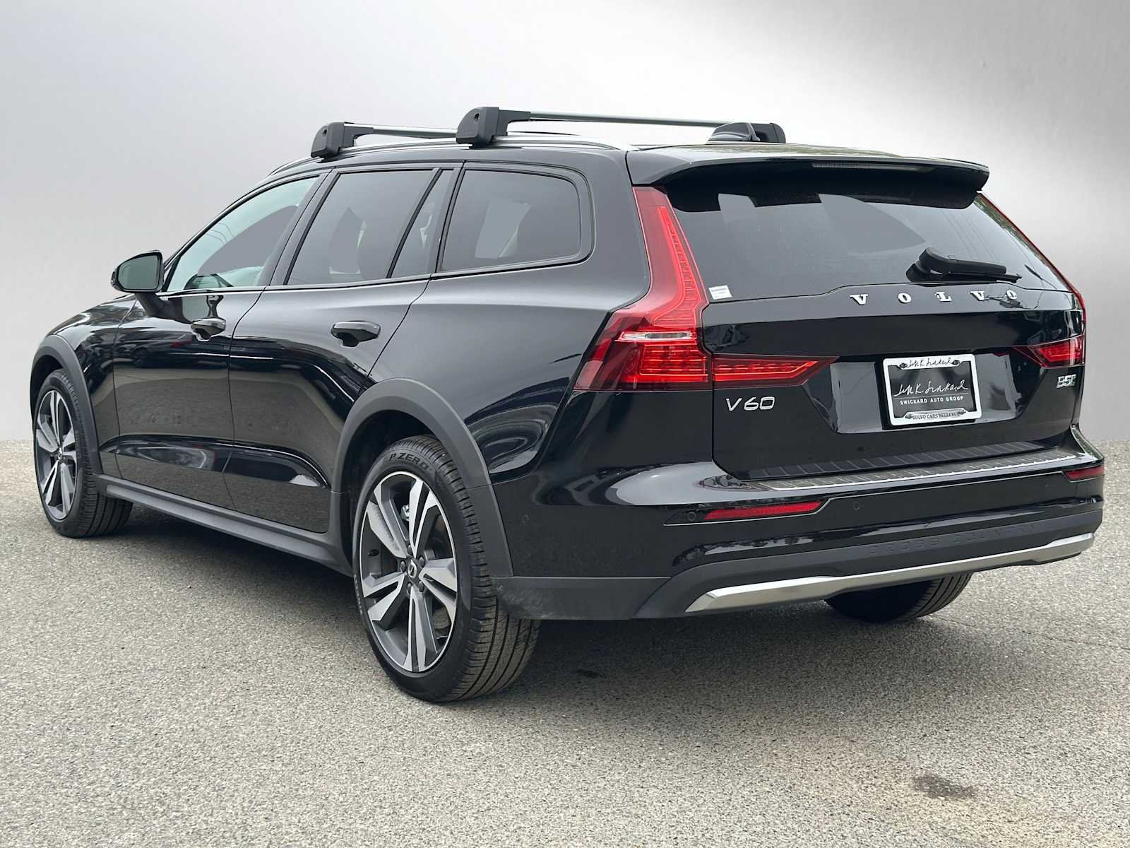 Used 2026 Volvo V60 B5 Cross Country Plus w/ Climate Package AWD/4WD image 5