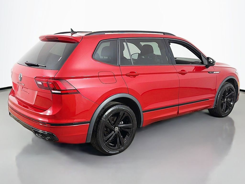 Used 2024 Volkswagen Tiguan SE R-Line image 11