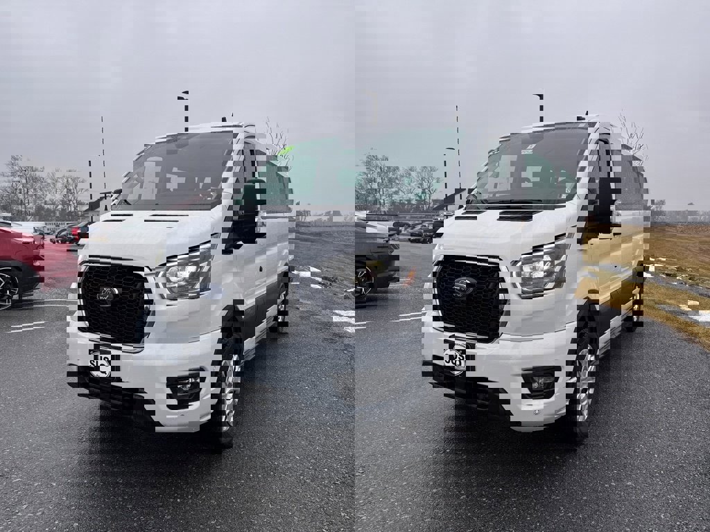 Used 2023 Ford Transit 350 XLT image 21