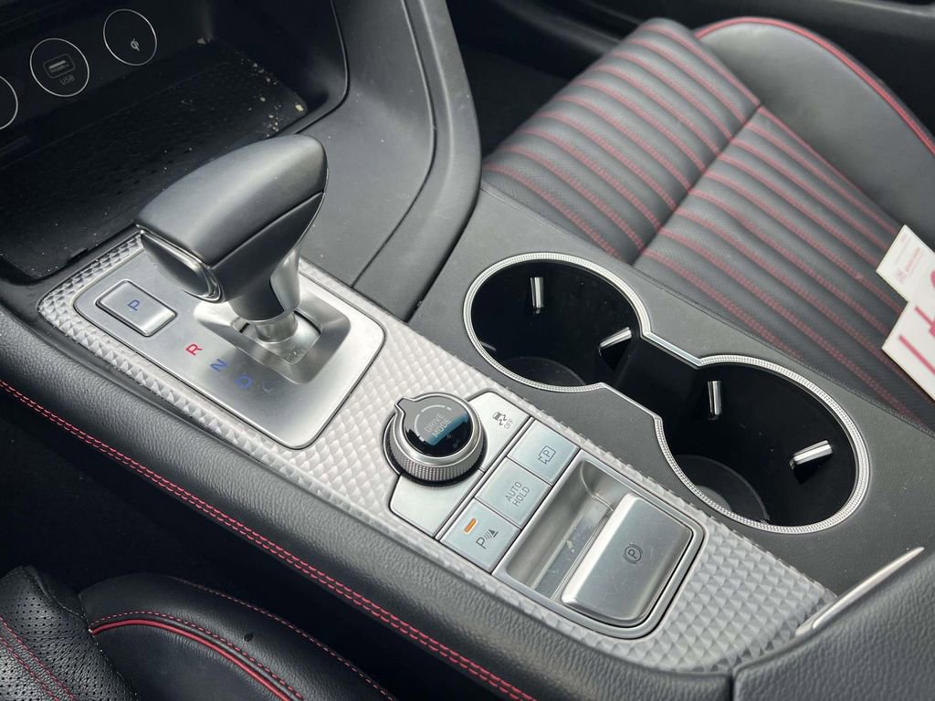 Certified 2023 Genesis G70 2.0T w/ Sport Prestige Package image 31