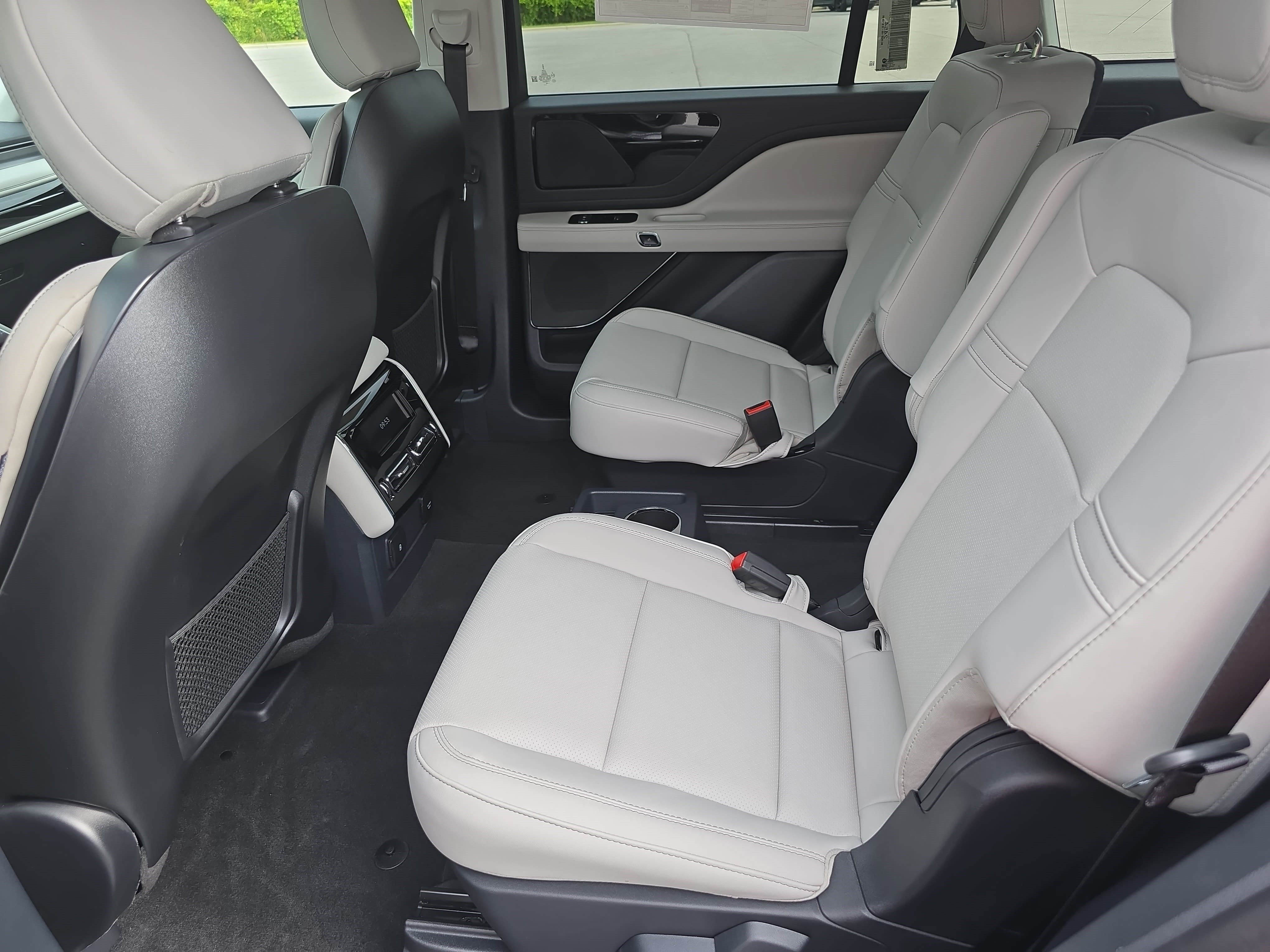 New 2026 Lincoln Aviator AWD image 16