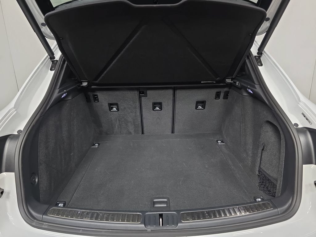 Certified 2025 Porsche Macan AWD/4WD image 25