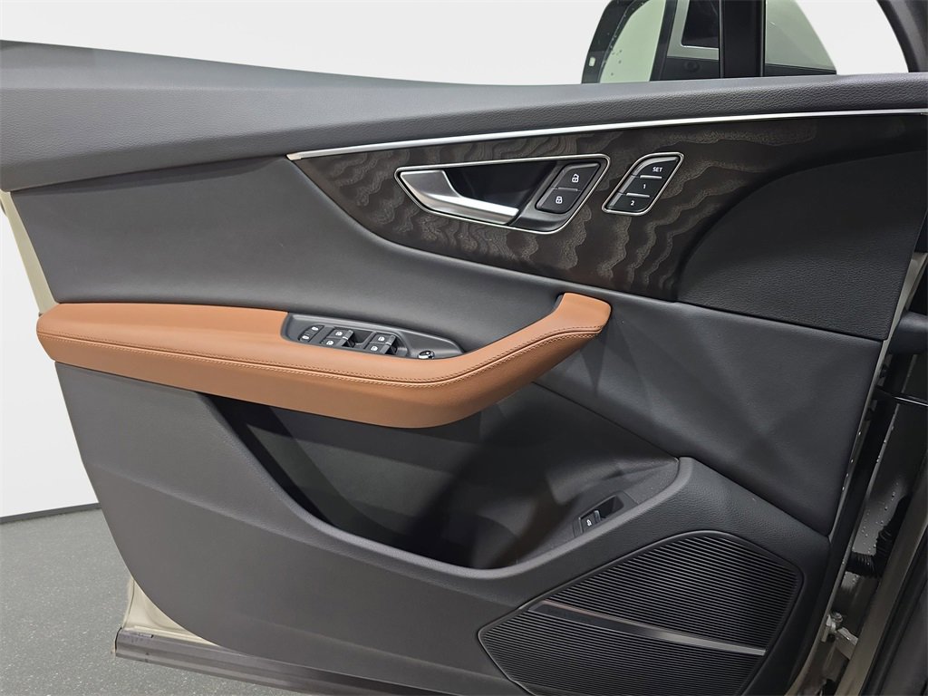 Used 2023 Audi Q7 3.0T Premium Plus w/ Premium Plus Package image 30