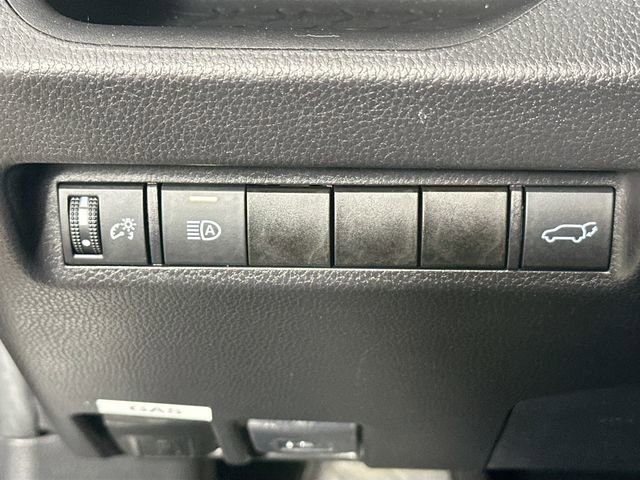 Used 2021 Toyota RAV4 XLE w/ Convenience Package AWD/4WD image 22
