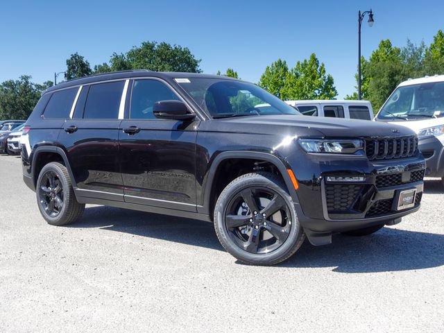 New 2026 Jeep Grand Cherokee L Limited w/ Limited Altitude Package AWD/4WD image 5