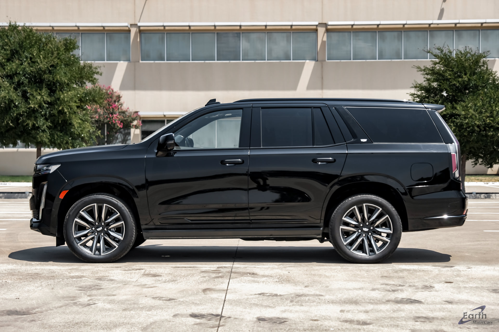 Used 2023 Cadillac Escalade Sport Platinum AWD/4WD image 7