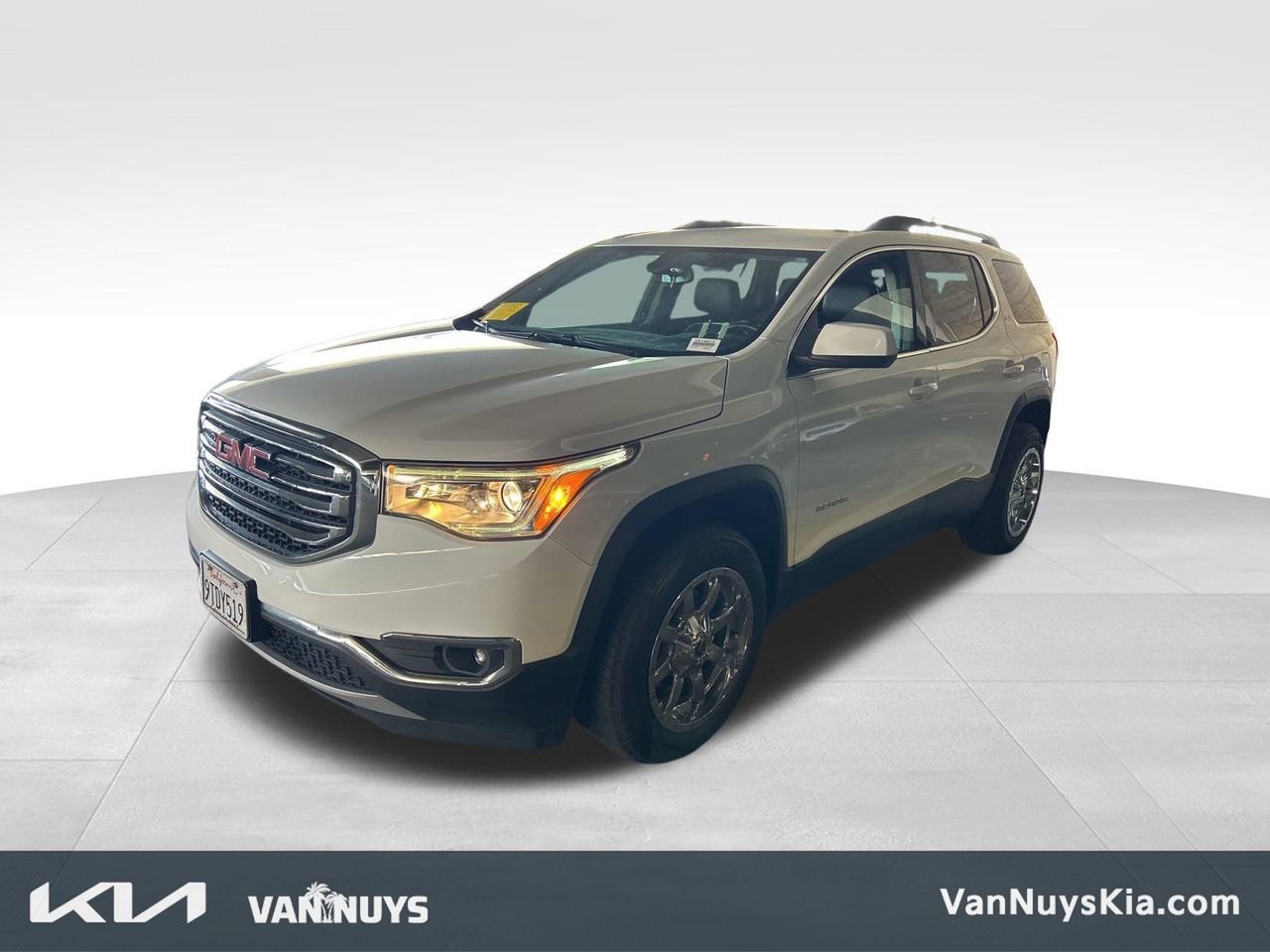 Used 2019 GMC Acadia SLT FWD image 1