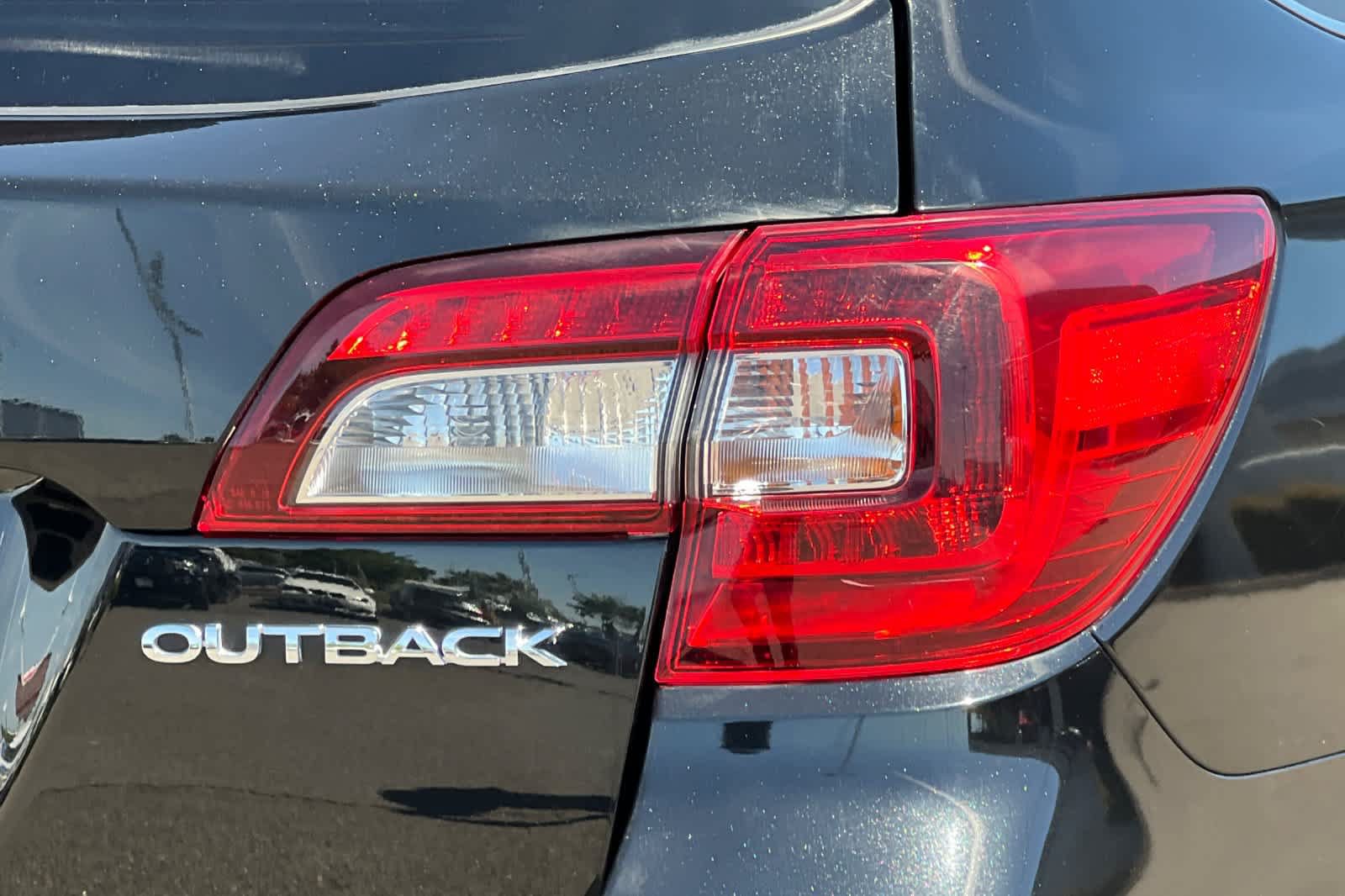 Used 2018 Subaru Outback 2.5i Touring w/ Popular Package #3 AWD/4WD image 34