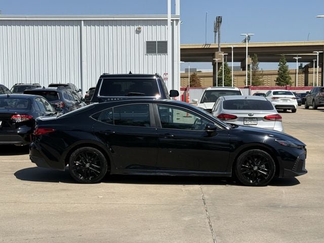 Used 2025 Toyota Camry SE FWD image 3