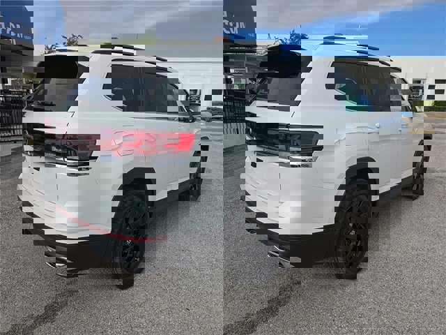 New 2026 Volkswagen Atlas SE image 3