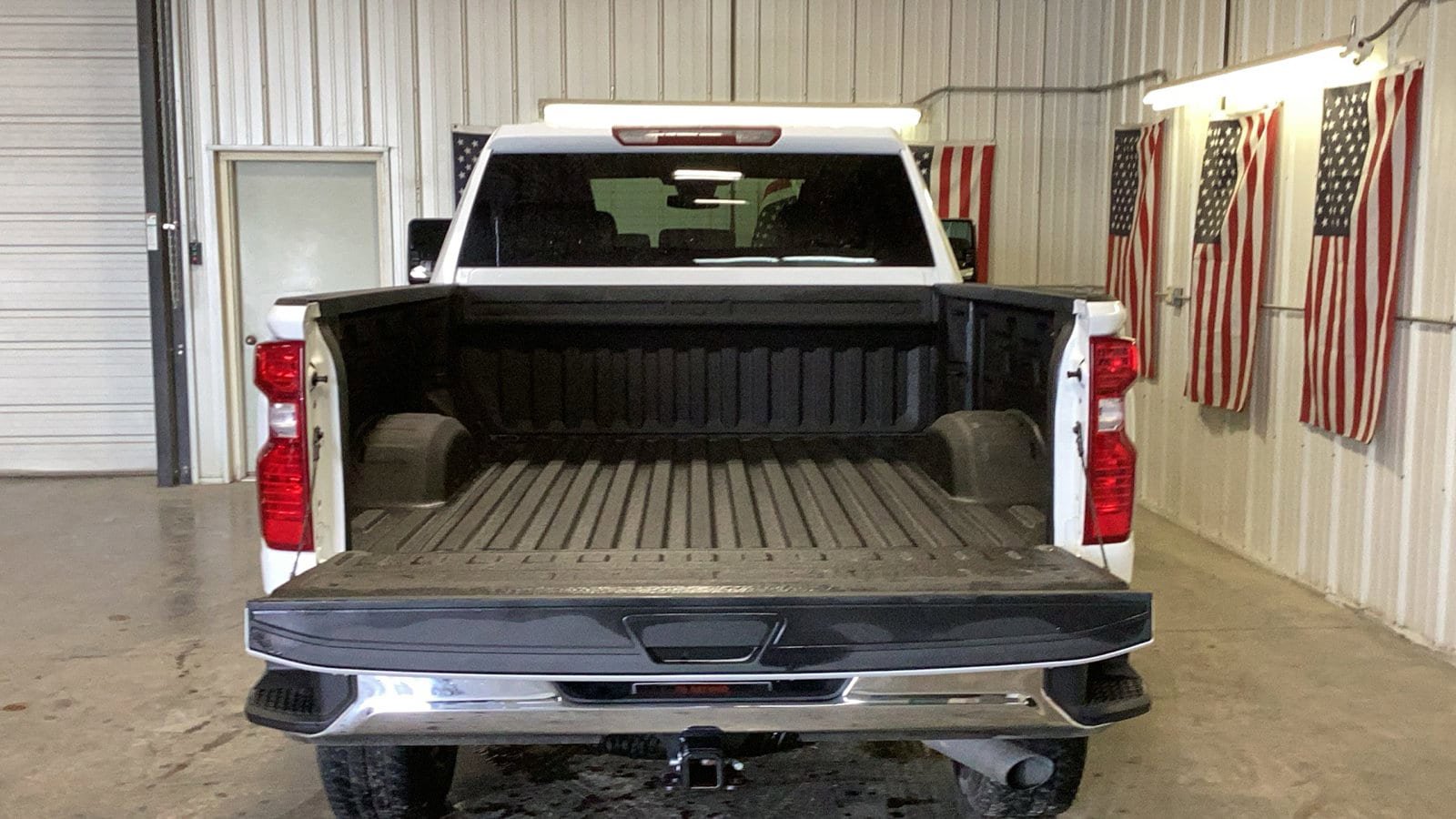 Used 2025 Chevrolet Silverado 3500 LT w/ Convenience Package AWD/4WD image 6