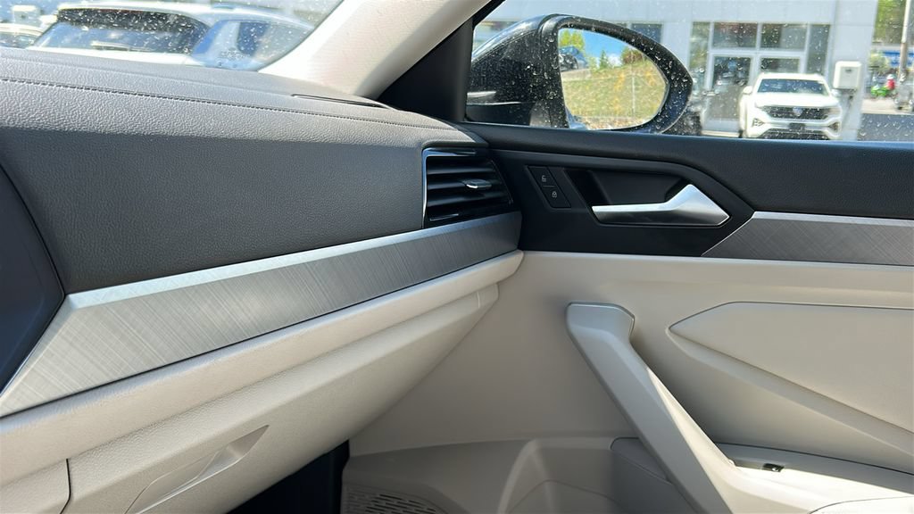 Used 2023 Volkswagen Jetta SE w/ Panoramic Sunroof Package FWD image 19