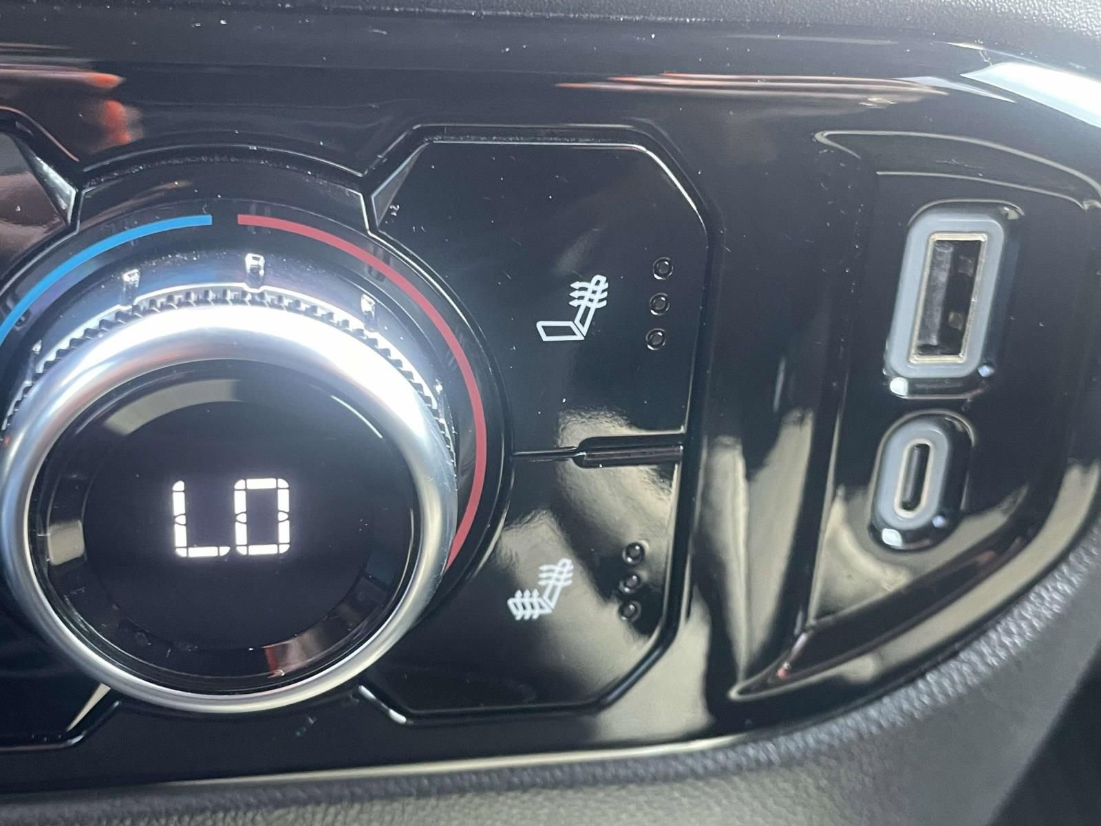 Used 2024 GMC Sierra 1500 Elevation image 23