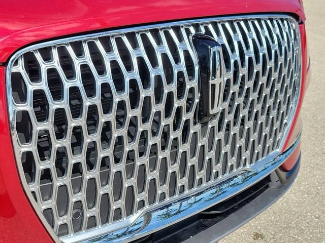 Certified 2024 Lincoln Corsair FWD w/ Equipment Group 101A image 7