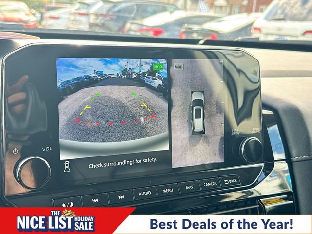 Used 2024 Nissan Pathfinder SL w/ Black Appearance Package image 14