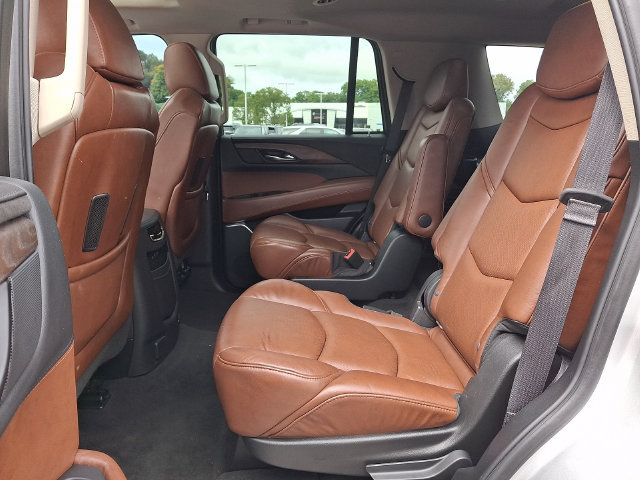 Used 2020 Cadillac Escalade Luxury w/ LPO, Radiant Package AWD/4WD image 8